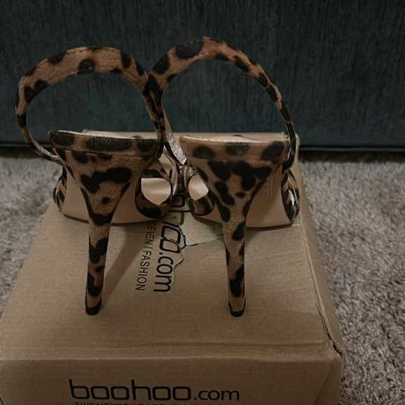 Boohoo leopard print, sling back heels - Picture 3 of 3